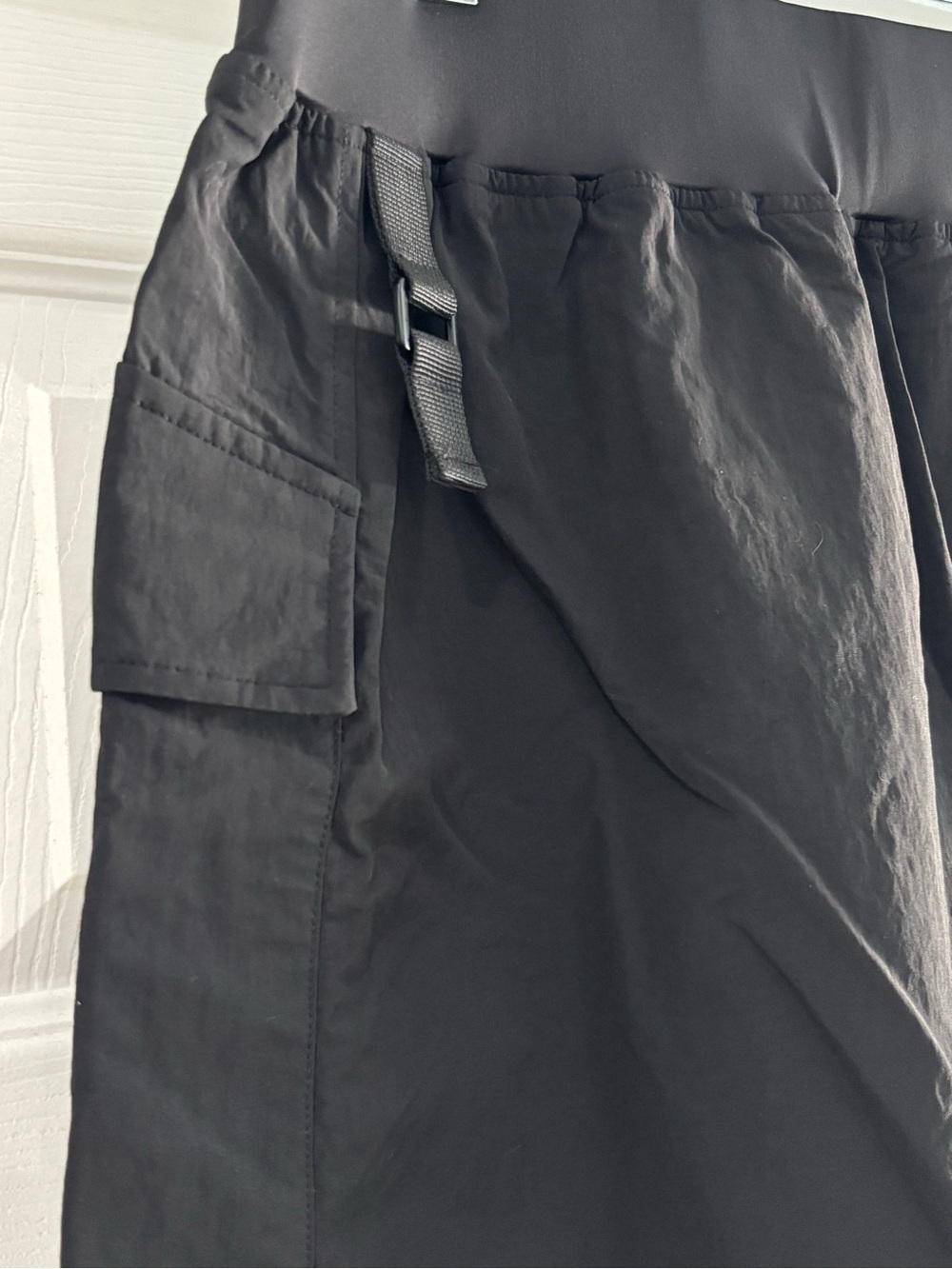 Halara Active 2-in-1 Hiking Cargo Skort • Large - Picture 9 of 9